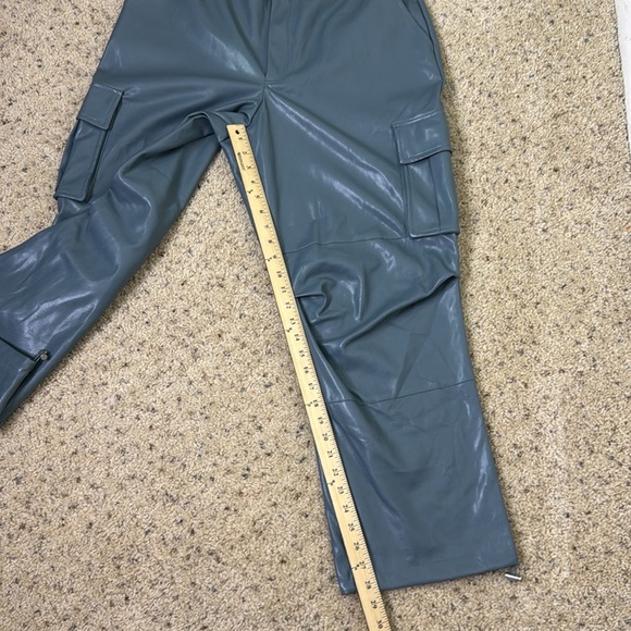 Anthropologie Avec Les Filles Vegan Leather Cargo pants size large - Picture 2 of 9